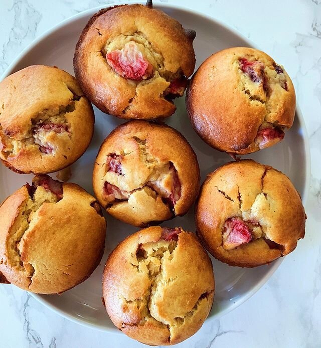 What&rsquo;s your favorite flavor MUFFIN? Tell me in the comments!
.
If you think you can&rsquo;t (there&rsquo;s that word again &zwj;♀️) have muffins while managing gestational diabetes, think again! I wouldn&rsquo;t say I&rsquo;m a big baker, but